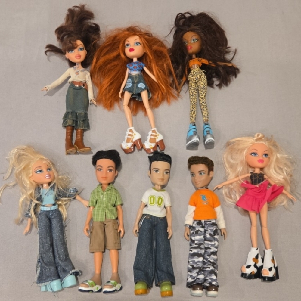 Vintage Bratz Dolls Lot of 8 First Gen MGA Entertainment Dana Cloe Megyn Dylan